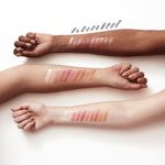 227662_brillo-labial-maybelline-lifter-gloss-con-acido-hialuronico-x-5-4-ml_imagen-4.jpg