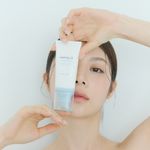 246267_protector-solar-skin1004-hyalu-cica-water-fit-spf-50-pieles-secas-x-50-ml_Imagen-2.jpg