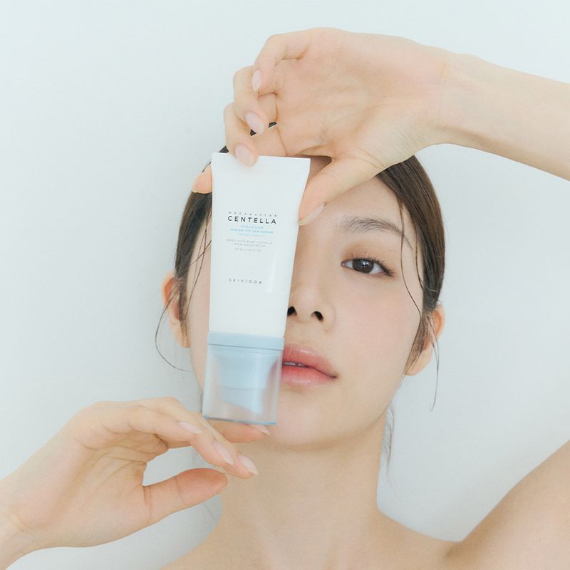 246267_protector-solar-skin1004-hyalu-cica-water-fit-spf-50-pieles-secas-x-50-ml_Imagen-2.jpg