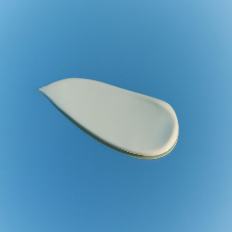 246267_protector-solar-skin1004-hyalu-cica-water-fit-spf-50-pieles-secas-x-50-ml_Imagen-3.jpg