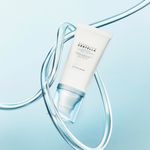 246267_protector-solar-skin1004-hyalu-cica-water-fit-spf-50-pieles-secas-x-50-ml_Imagen-5.jpg